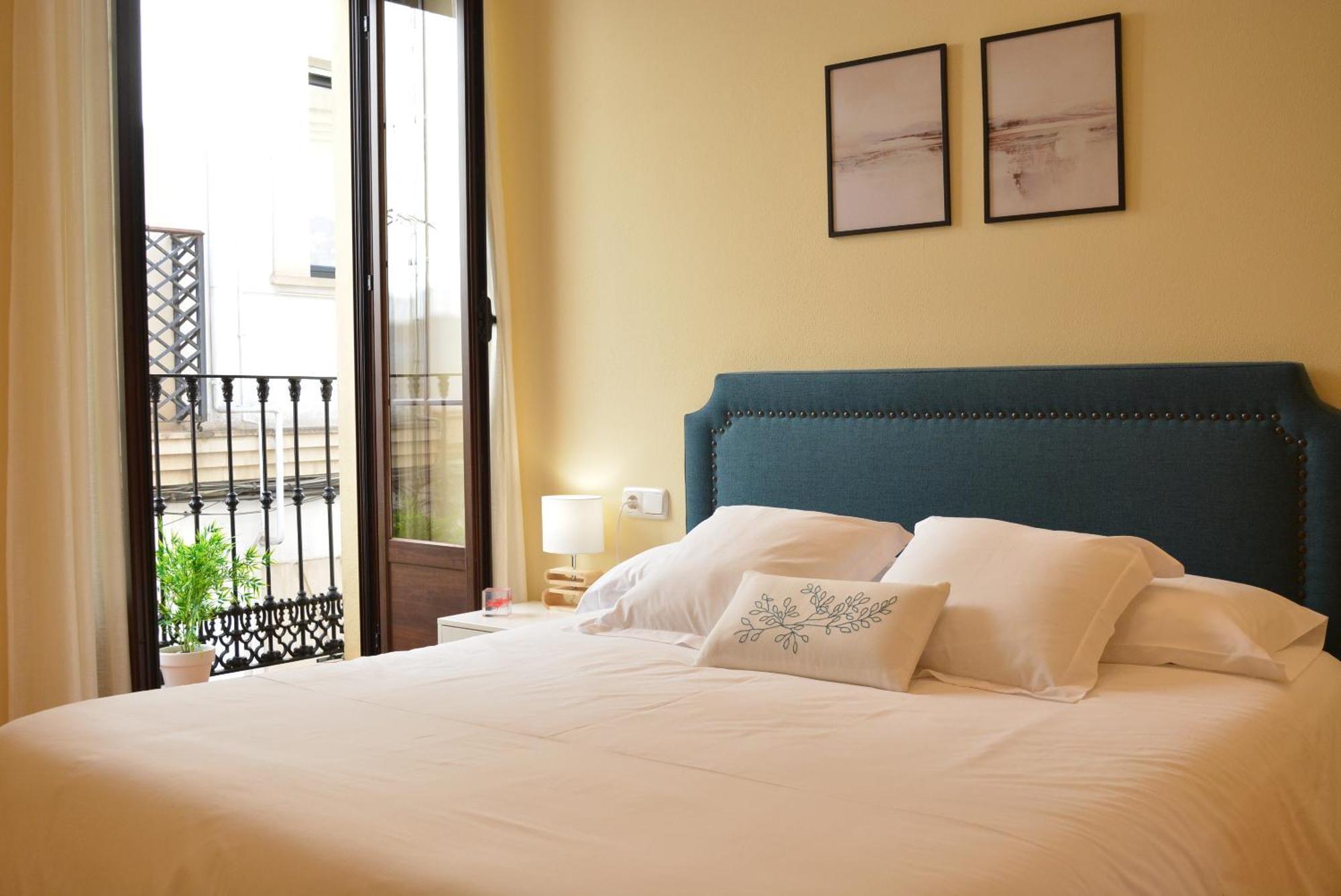 Apartamento Puerta De Cordoba- Exterior Con Balcones Exterior photo